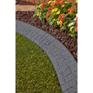 PLAYSAFER Angled Rubber Border